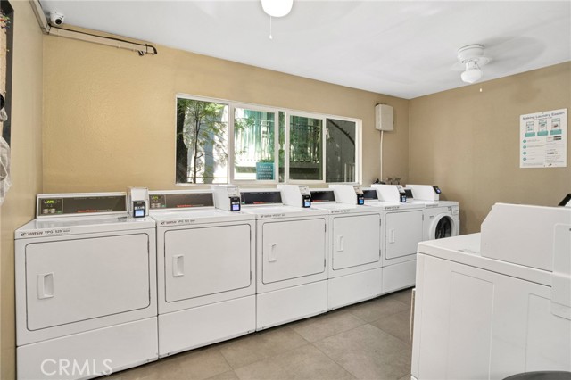 355 N Maple Street, Burbank CA: https://media.crmls.org/medias/e6c0060f-7d13-4466-996b-0e2bbb1e3fa9.jpg