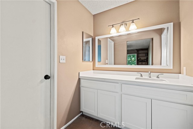 Detail Gallery Image 24 of 43 For 23668 via Delfina, Valencia,  CA 91355 - 4 Beds | 3 Baths