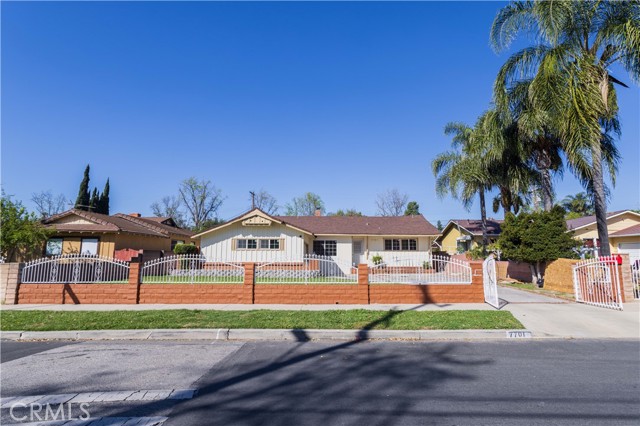 Detail Gallery Image 7 of 33 For 7701 Orion Ave, Van Nuys,  CA 91406 - 3 Beds | 2 Baths