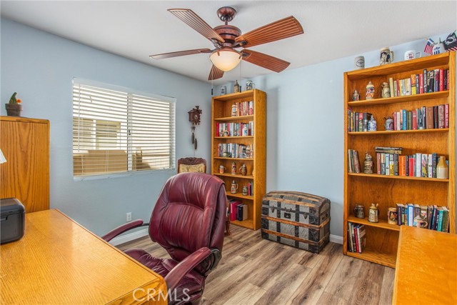 518 S Seminole Circle, Banning CA: https://media.crmls.org/medias/e6c13f0b-9134-4cf0-ba06-30bd68424b34.jpg