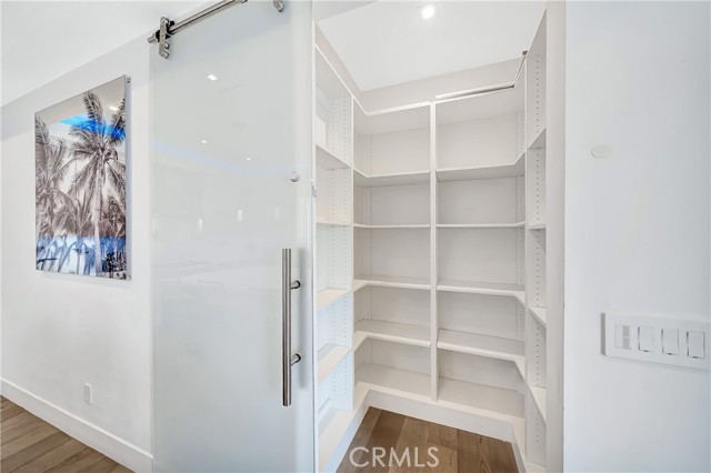 5622 Katherine, Sherman Oaks CA: https://media.crmls.org/medias/e6c34422-a0c8-44f0-829f-fdcb776d7764.jpg