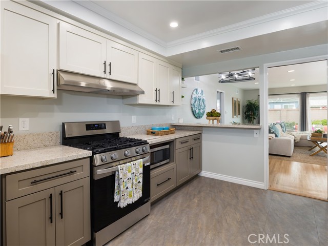 Detail Gallery Image 14 of 34 For 17122 S Orchard Ave, Gardena,  CA 90247 - 4 Beds | 2 Baths