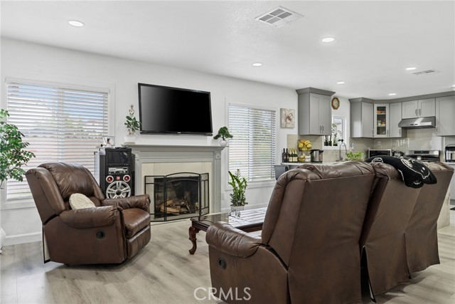 Detail Gallery Image 2 of 16 For 8922 Jennrich Ave, Westminster,  CA 92683 - 7 Beds | 4/1 Baths