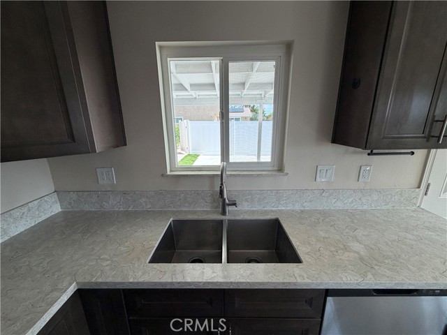 Detail Gallery Image 10 of 36 For 6781 Jacaranda, Fontana,  CA 92336 - 2 Beds | 2 Baths