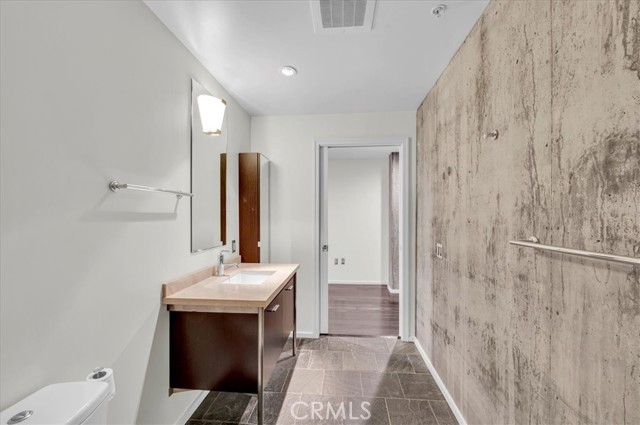 Detail Gallery Image 11 of 26 For 1155 S Grand Ave #811,  Los Angeles,  CA 90015 - 1 Beds | 1 Baths