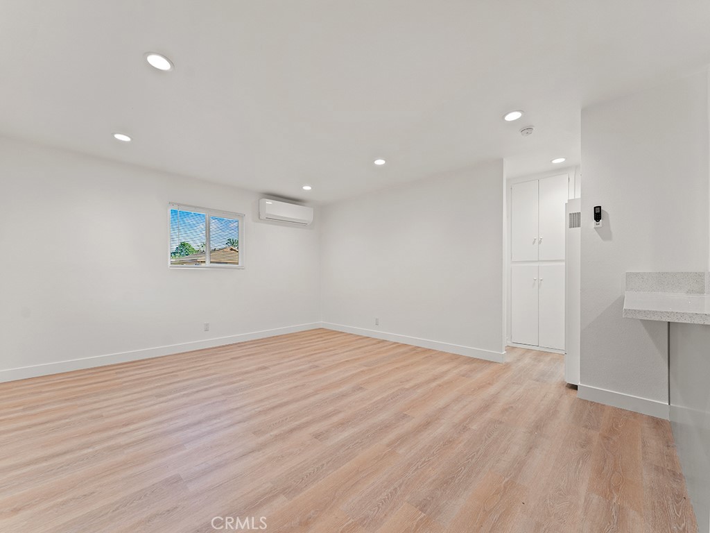 MLS #OC25238691 image #17