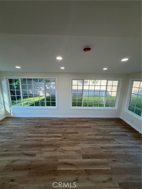 Detail Gallery Image 13 of 21 For 2432 Larchmont, Santa Ana,  CA 92706 - 3 Beds | 2 Baths