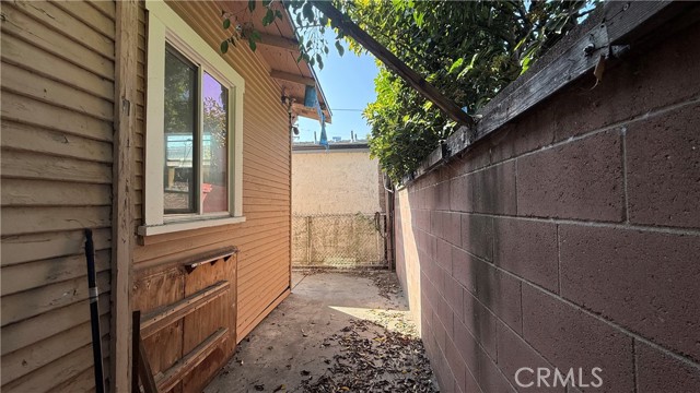 Detail Gallery Image 30 of 32 For 1209 Spence, Los Angeles,  CA 90023 - 2 Beds | 1 Baths