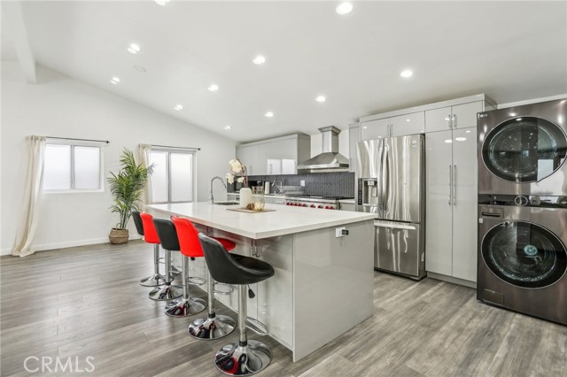 5633 Rawlings Avenue, Woodland Hills CA: https://media.crmls.org/medias/e6c73009-fe71-49c7-bb5c-85de9a8e913f.jpg