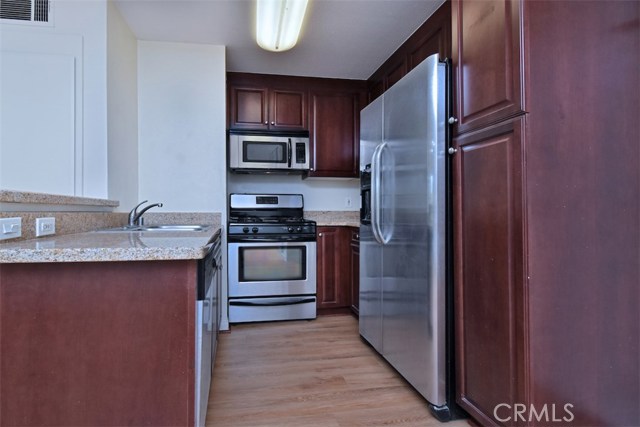 Detail Gallery Image 14 of 29 For 5545 Canoga Ave #105,  Woodland Hills,  CA 91367 - 1 Beds | 1 Baths