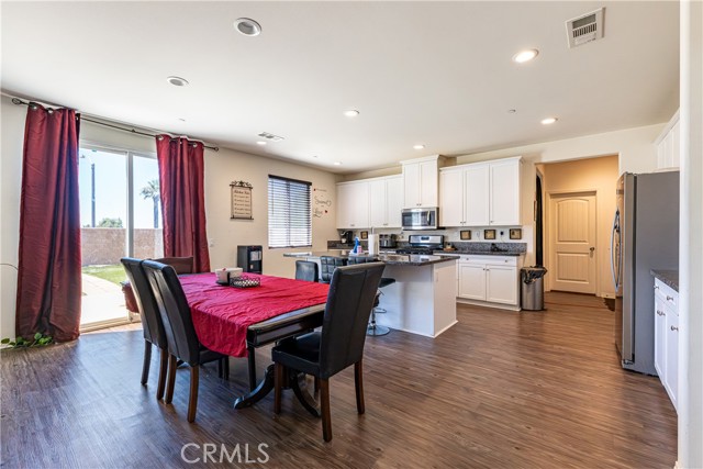 26833 Regency Way, Moreno Valley CA: https://media.crmls.org/medias/e6c78244-7799-45c2-a05b-eff9a73983f1.jpg