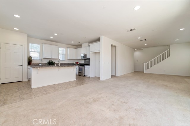 Detail Gallery Image 7 of 17 For 2850 E via Terrano, Ontario,  CA 91764 - 4 Beds | 2/1 Baths