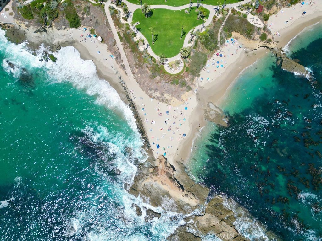 https://media.crmls.org/medias/e6c88a3c-2bd0-4d2a-9974-3b2c1a6b2f3c.jpg?preset=X-Large