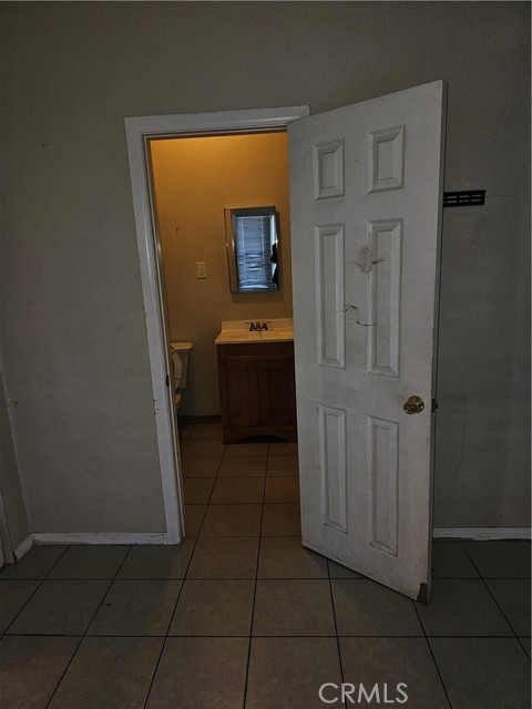 Detail Gallery Image 8 of 20 For 210 85th Place, Los Angeles,  CA 90003 - – Beds | – Baths