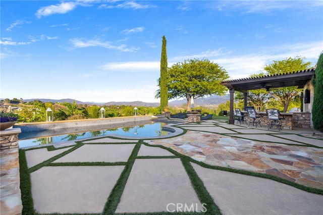 33260 Susan Grace Court, Temecula CA: https://media.crmls.org/medias/e6c91072-885c-4427-b9c0-86c78d597fcb.jpg
