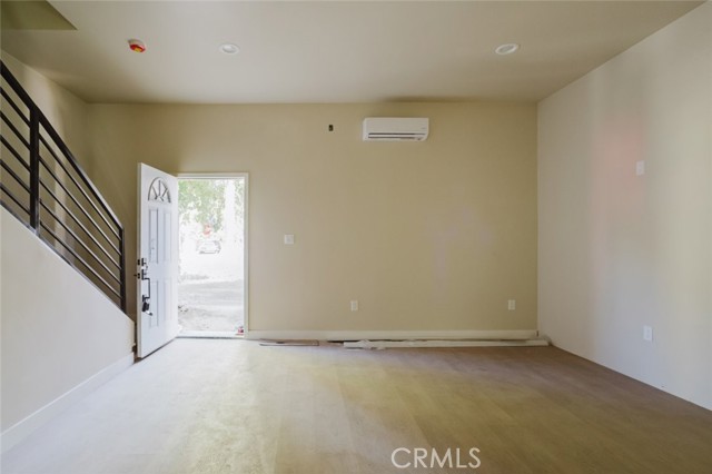 7350 Cozycroft Avenue photo 8