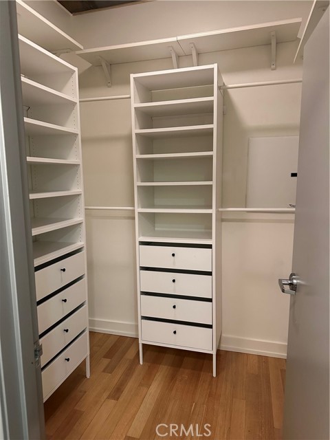 645 W 9th Street, Los Angeles CA: https://media.crmls.org/medias/e6ca1a8c-28ae-4052-9d73-cc2441fbc371.jpg