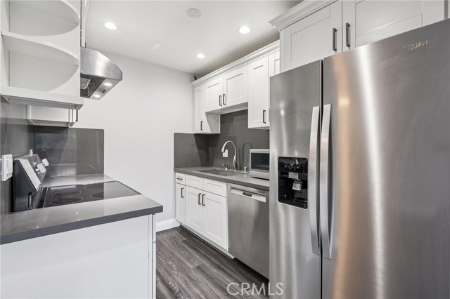 Detail Gallery Image 5 of 21 For 5830 Benner St #208,  Los Angeles,  CA 90042 - 2 Beds | 2 Baths