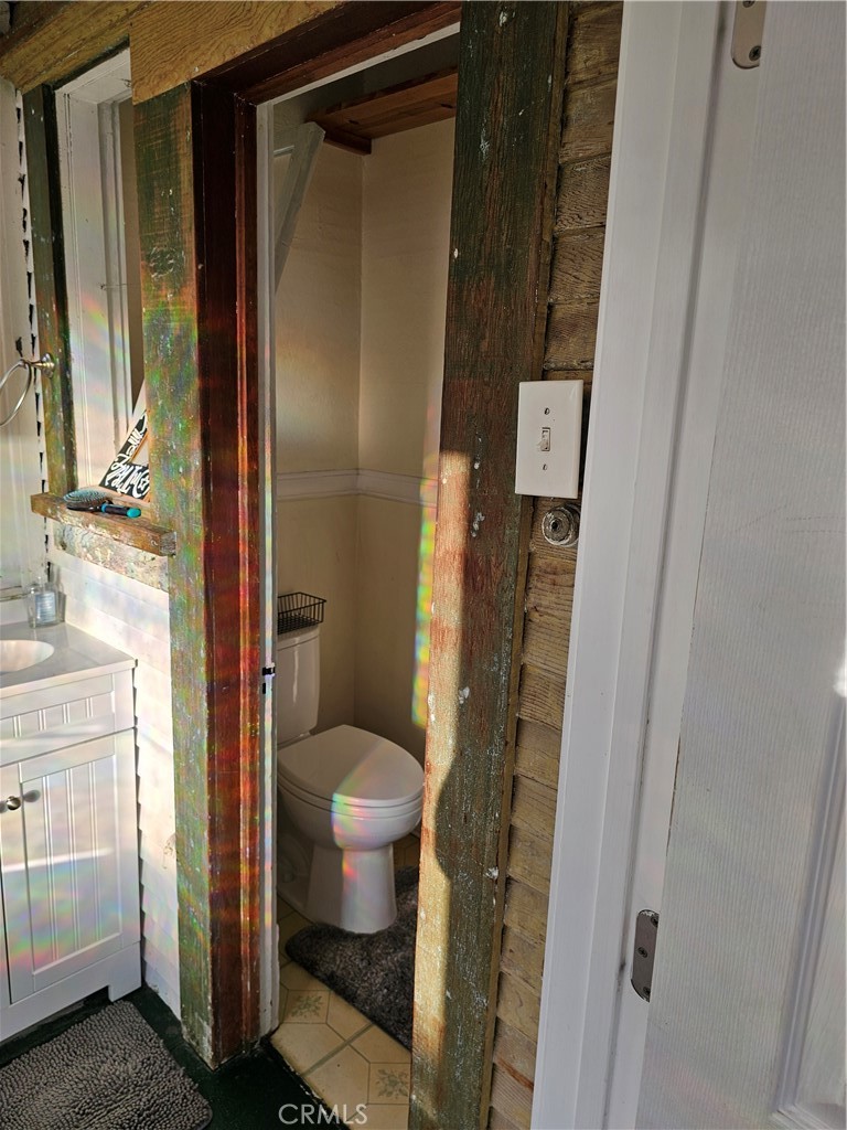 https://media.crmls.org/medias/e6ca559d-b5ad-42c3-a216-06c1e837502b.jpg?preset=X-Large