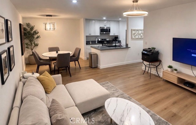 Front Image Thumbnail for CRDW26053392