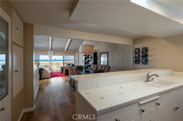 Detail Gallery Image 9 of 27 For 1303 E Balboa Bld, Newport Beach,  CA 92661 - 3 Beds | 2/1 Baths
