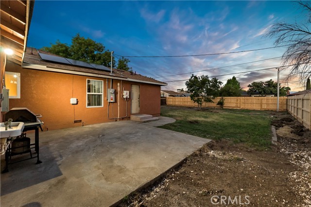 Detail Gallery Image 15 of 17 For 2202 N Lomita Ave, Fresno,  CA 93703 - 3 Beds | 2 Baths