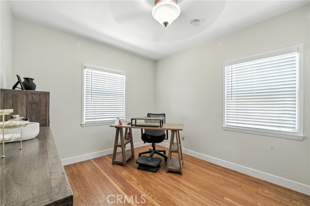 265 W Pershing Court, Covina CA: https://media.crmls.org/medias/e6cc3b0e-f07f-46c3-ba23-9b00b9a34bd4.jpg
