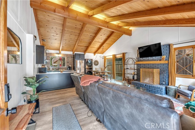 42660 La Placida, Big Bear Lake CA: https://media.crmls.org/medias/e6cc3f11-a328-462a-bd70-380609a51014.jpg