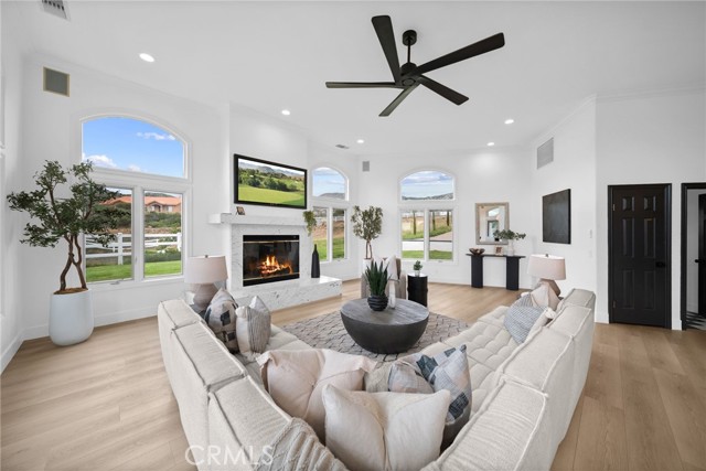 Detail Gallery Image 24 of 55 For 34105 Stage Rd, Temecula,  CA 92591 - 5 Beds | 3/1 Baths