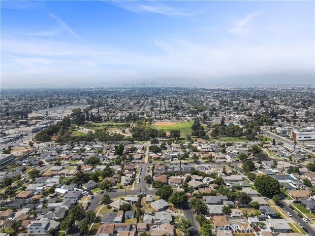 10443 E Zamora Avenue, Los Angeles CA: https://media.crmls.org/medias/e6cd2723-d9e3-426f-9b51-167dcf71ea26.jpg