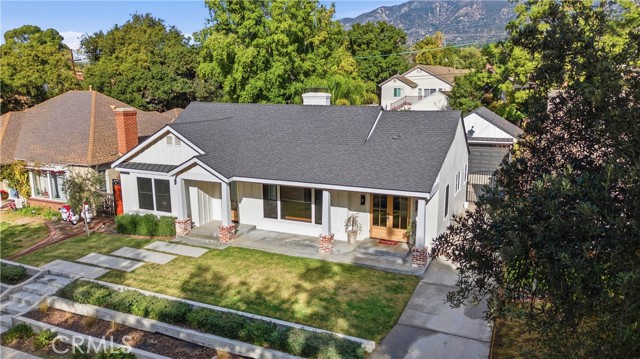 Detail Gallery Image 5 of 56 For 1230 Oak Circle, Glendale,  CA 91208 - 3 Beds | 2 Baths