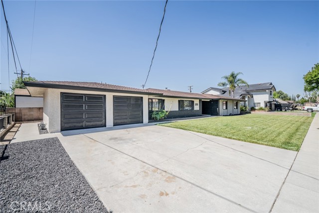 Detail Gallery Image 4 of 58 For 19605 Galway St, Rialto,  CA 92377 - 5 Beds | 3 Baths