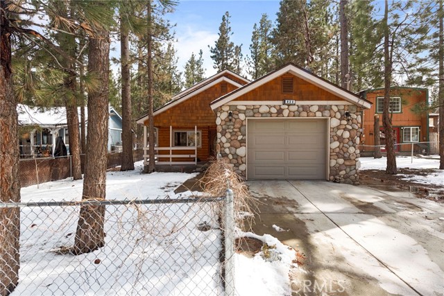 Detail Gallery Image 2 of 34 For 820 Angeles Bld, Big Bear City,  CA 92314 - 3 Beds | 2/1 Baths