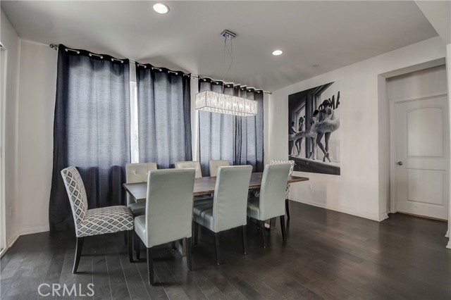 1855 W Willow Avenue, Anaheim CA: https://media.crmls.org/medias/e6cfb74b-d321-4288-92a8-371864bc3eae.jpg
