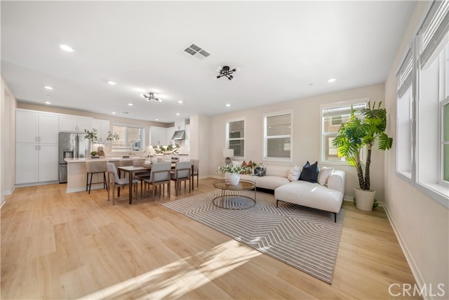 41 Stable Dr, Rancho Mission Viejo CA: https://media.crmls.org/medias/e6cfb774-8190-4f6d-96ce-7699f3245605.jpg