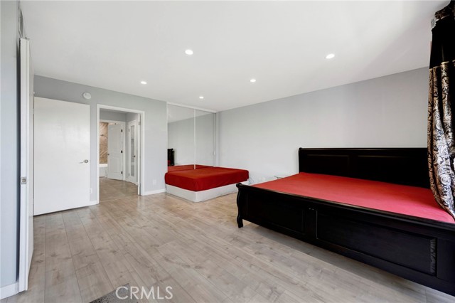 5533 Edward E Horton Lane, Encino CA: https://media.crmls.org/medias/e6d01562-db08-42e7-a52c-1f52e6b71d70.jpg