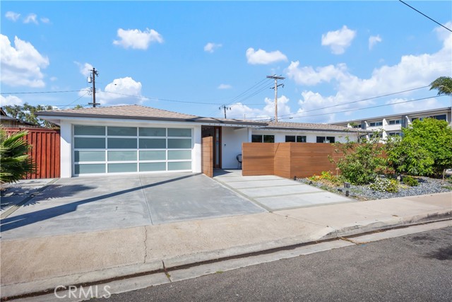 496 E 16th, Costa Mesa CA: https://media.crmls.org/medias/e6d04c18-5cd3-481b-b30e-066b775f0c99.jpg