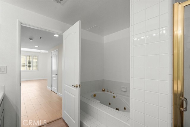 Detail Gallery Image 28 of 32 For 4348 Mammoth Ave #102,  Sherman Oaks,  CA 91423 - 2 Beds | 2/1 Baths