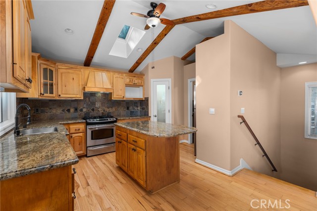 Detail Gallery Image 13 of 32 For 23988 Scenic, Crestline,  CA 92325 - 3 Beds | 2 Baths