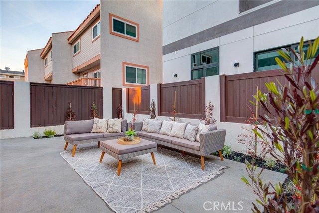 206 Juanita Avenue, Redondo Beach, California 90277, 4 Bedrooms Bedrooms, ,3 BathroomsBathrooms,Residential,Sold,Juanita,PV20030908