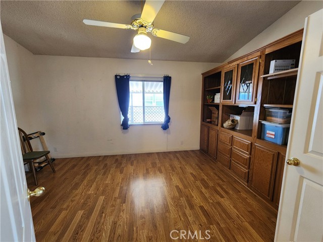 Detail Gallery Image 9 of 15 For 19361 Brookhurst #83,  Huntington Beach,  CA 92646 - 3 Beds | 2 Baths