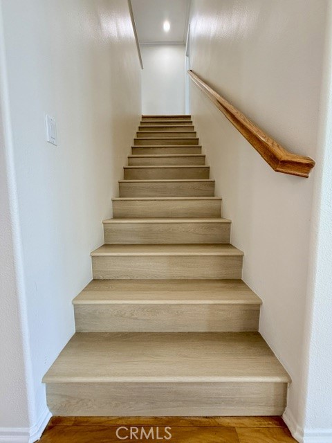 https://media.crmls.org/medias/e6d2a684-7833-4280-8cf9-c4641cb7eabb.jpg?preset=X-Large