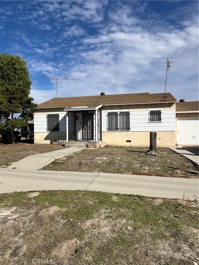 8942 Ilex Avenue
