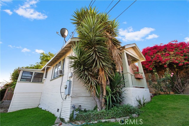 2126 Santa Ynez St, Los Angeles, CA 90026