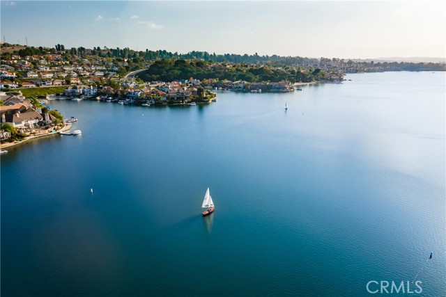 27927 Trocadero, Mission Viejo CA: https://media.crmls.org/medias/e6d45c5e-c468-4917-9c45-c21aca3a312d.jpg