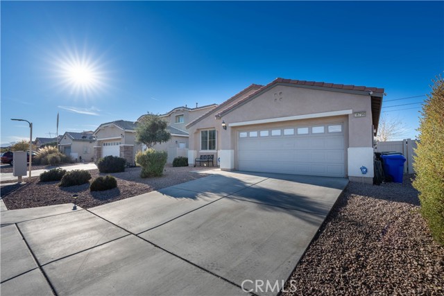 Detail Gallery Image 2 of 37 For 16796 Desert Lily St, Victorville,  CA 92394 - 3 Beds | 2 Baths