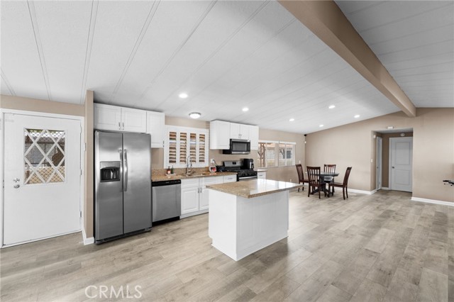 Detail Gallery Image 3 of 47 For 24472 Cornstalk Rd, Wildomar,  CA 92595 - 2 Beds | 2 Baths