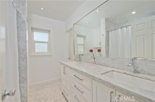 Detail Gallery Image 14 of 30 For 16915 Armstead St, Granada Hills,  CA 91344 - 3 Beds | 2 Baths