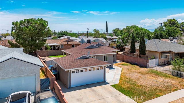 45532 Elm Avenue, Lancaster CA: https://media.crmls.org/medias/e6d54d9b-f26b-4677-8787-f46ba8443f96.jpg
