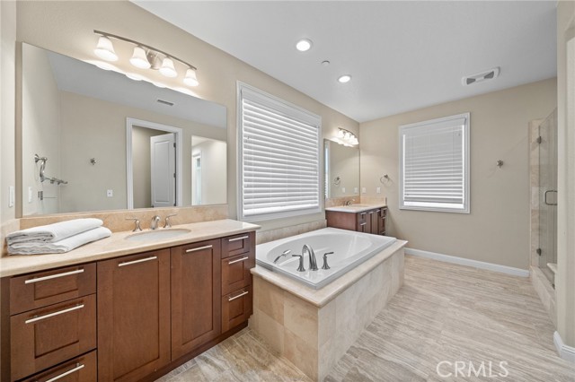 Detail Gallery Image 23 of 40 For 19 Hollyhock, Lake Forest,  CA 92630 - 5 Beds | 5/1 Baths